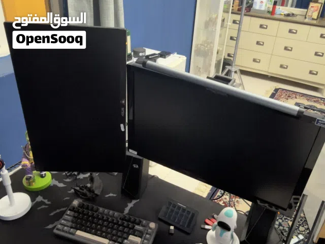 شاشتين معه الستاند معه طاوله