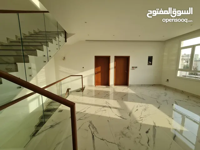 414 m2 5 Bedrooms Apartments for Rent in Muscat Al Mawaleh