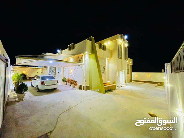 300 m2 4 Bedrooms Townhouse for Sale in Tobruk Other