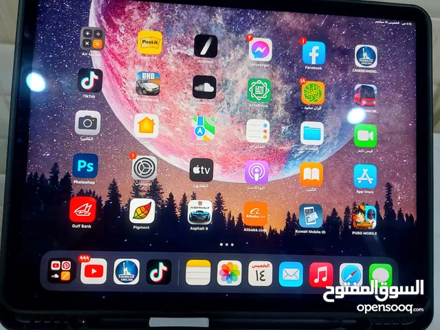 Apple iPad Pro 6 256 GB in Hawally