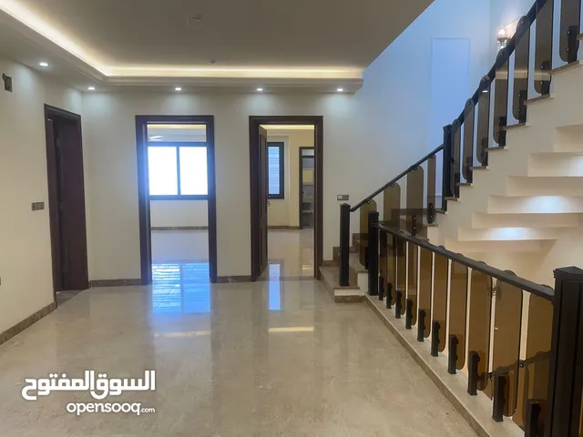 450m2 4 Bedrooms Townhouse for Sale in Baghdad Zayona