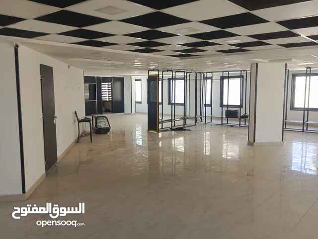 محل تجاري للايجار مساحة 850م