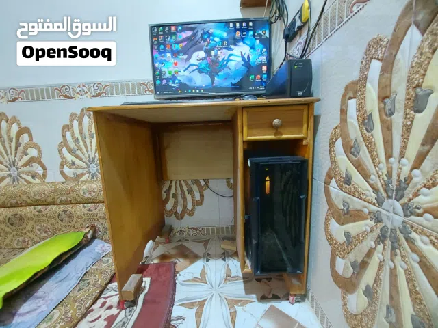 جهاز كمبيوتر PC مستعمل نظيف للدراسة والألعاب يأتي معه المكتب (طاولة الكمبيوتر) و UPS