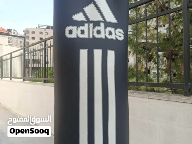 كيس ملاكمة مستعمل الطول 100سم لون اسود