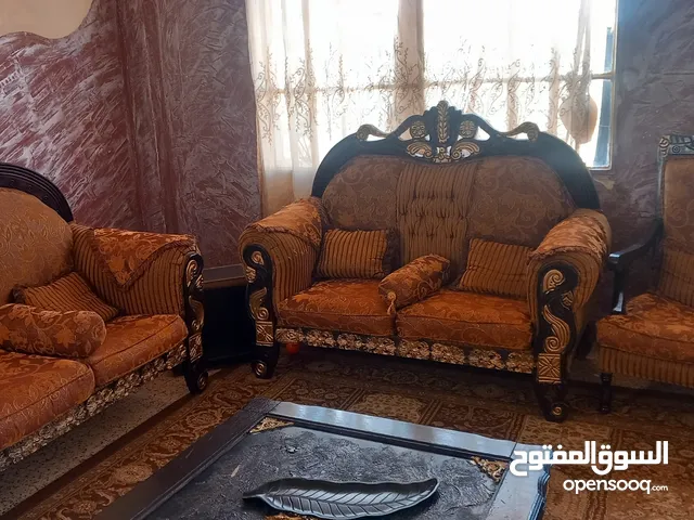 طقم كنب مذهب سبع مقاعد