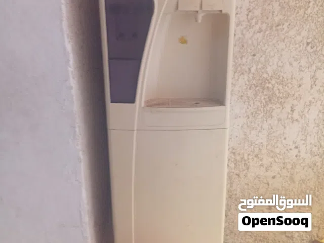 السلام عليكم ثلاجة مياه للبيع ربي يبارك ميا ثلجة عيب لا