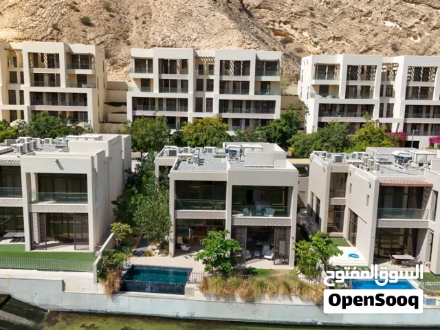 فيلا فاخرة 4+1 غرف نوم في وادي زها – خليج مسقط  إطلالة راقية وتصميم فاخر