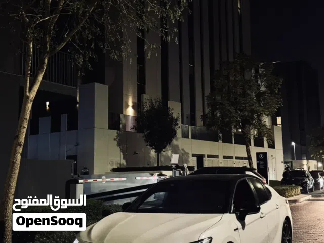 2020 تويوتا كامري SE