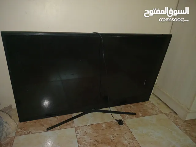 شاشة سامسونج 55 بوصة موديل UA55KU7000 فيها )، باقي القطع سليمة: البورد، الباور، القاع