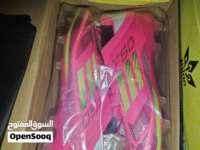 حذاء كرة قدم اديداس