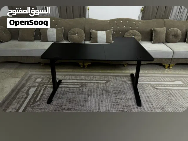 طاولة حرف L  كل شي في الوصف