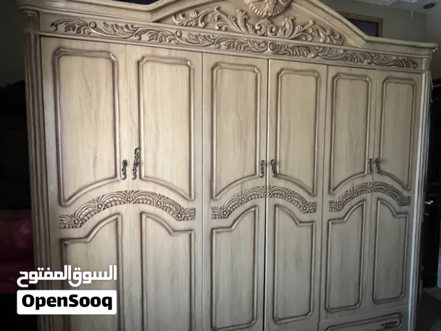 غرفة نوم بحالة جيدا جدا