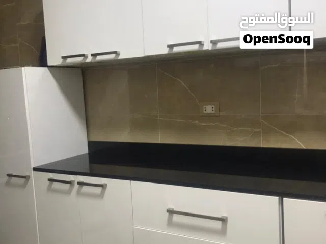 مطبخ مترين و نص معه دولاب خزين خشب اتش بي ال  بسعر المصنع