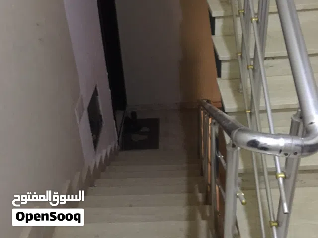 شقة نصف تشطيب للبيع
