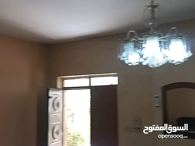 غرفه جلوس طقم كنبايات بحالة ممتازه