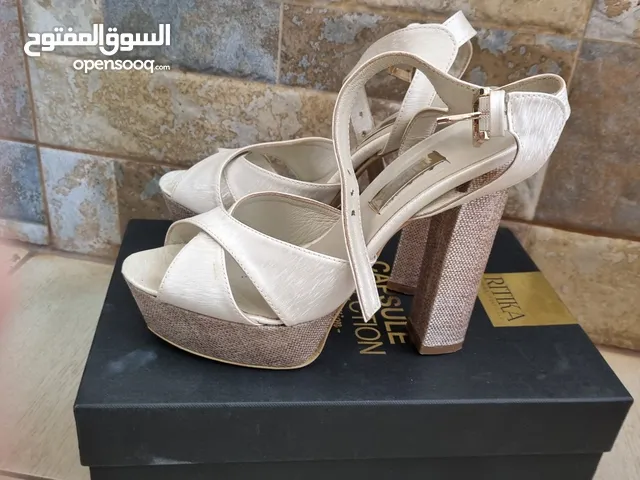 أحذية نسائية للبيع : مع كعب : فلات : احذية رياضية : صندل : أرخص الأسعار في  لبنان
