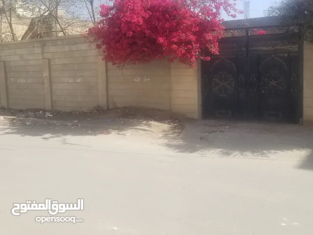 10 m2 More than 6 bedrooms Townhouse for Sale in Sana'a Western Geraf