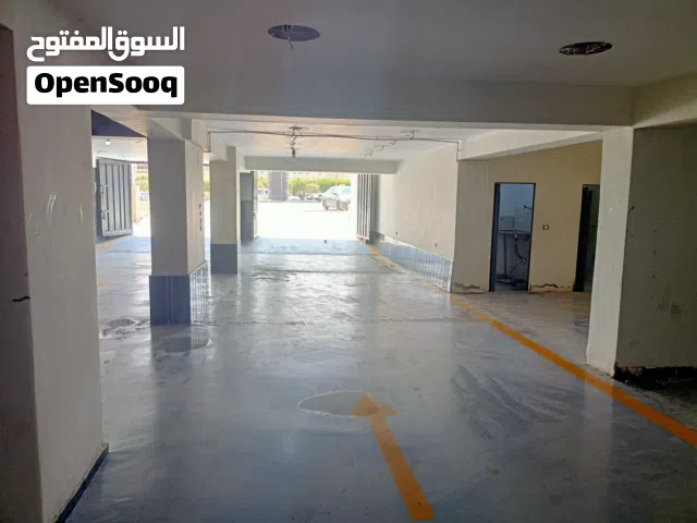 *محل للإيجار بالحي السابع على المحور المركزي مباشرة  أمام  جامعة 6 أكتوبر والمونريل