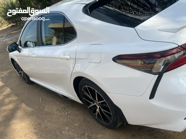 تويوتا كامري 2024 نضيفه جدا على وضع الشركه