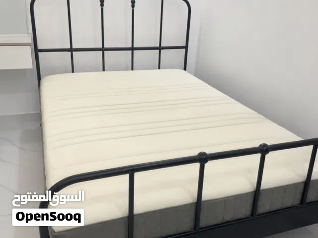 للبيع سرير  شبه جديد
