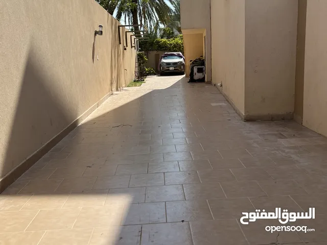 190 m2 4 Bedrooms Apartments for Rent in Tripoli Tareeq Al-Mashtal