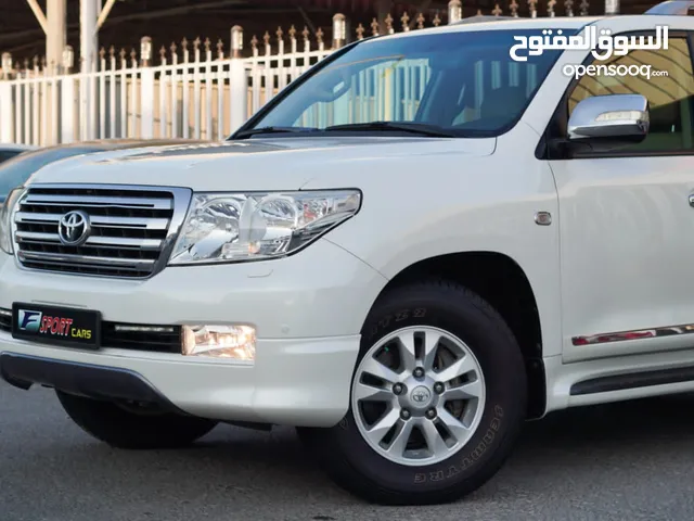 Toyota land cruiser... Model 2011...gcc specifications