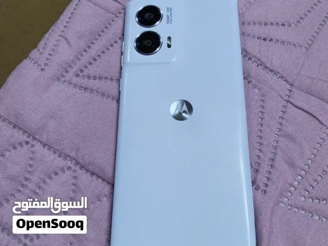 موبايل موتورولا اديج 50 سعه 512 جيجا 12 جيجا بايت في خشته صغيره على الشاشه غير غير مؤثره