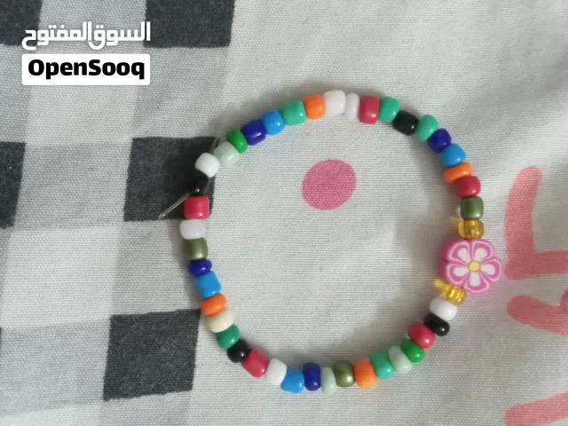 اكسسورات وسلاسل للنساء والرجال