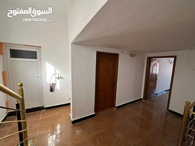 225 m2 4 Bedrooms Townhouse for Rent in Basra Oman