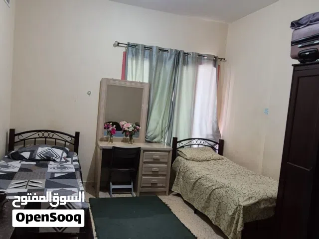 bed space to rent in khalidiya for girls