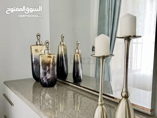 تسريحة جديدة رمادية مع مرآة