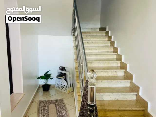 منزل دورين نظيف في المدينة القديمة للبيع .. اقرأ الإعلان اكويس
