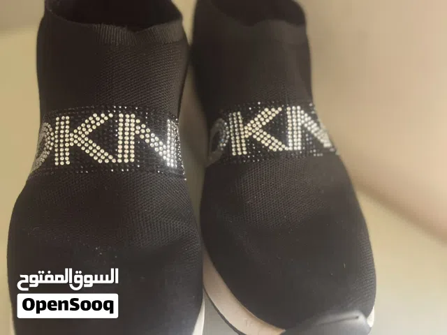 DKNY SHOES