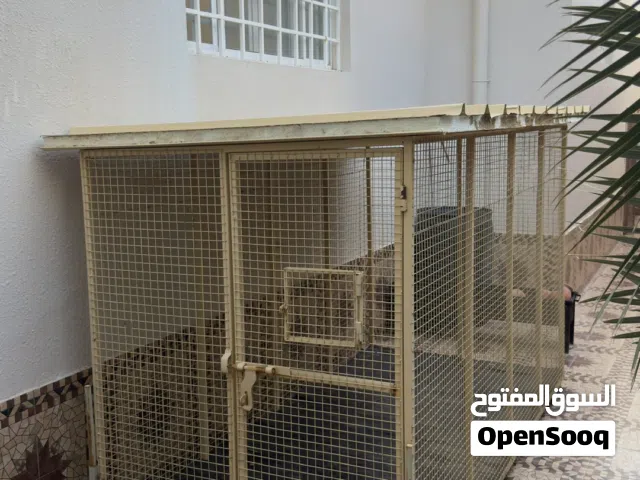قفص حديدي متين وتفصيل خاص بمواصفات ممتازة وعزل حراري (بحالة ممتازة)