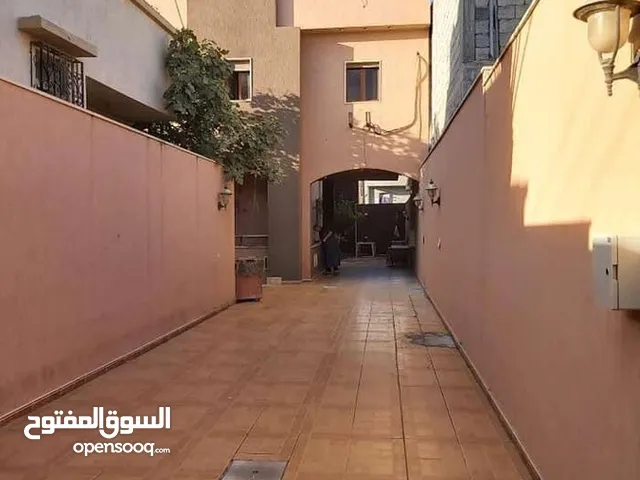 580 m2 More than 6 bedrooms Townhouse for Sale in Tripoli Souq Al-Juma'a