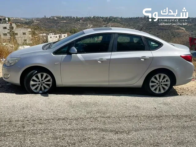 Opel Astra 2016 in Ramallah and Al-Bireh