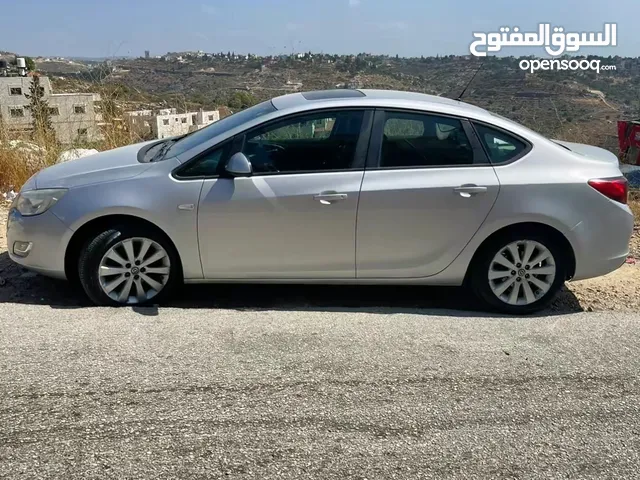 Opel Astra 2016 in Ramallah and Al-Bireh