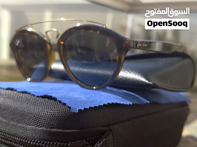 Ray-Ban round sunglasses with case - black