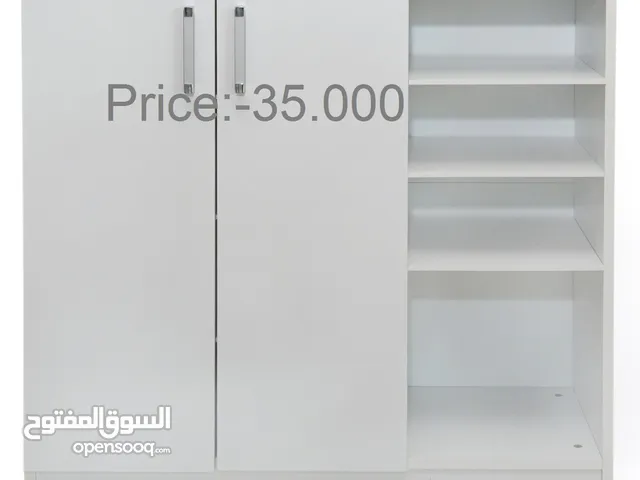 حذاء جديد تمامًا بثلاثة أبواب Brand New Shoe Three Door