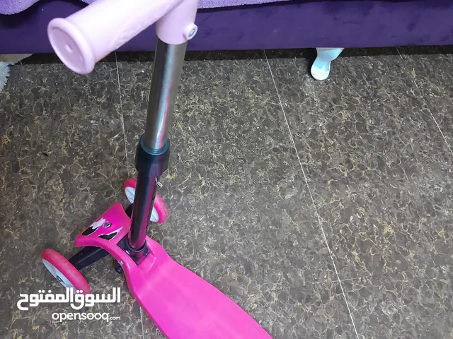 سيارتان واسكوتر أمورهم طيبة جدا