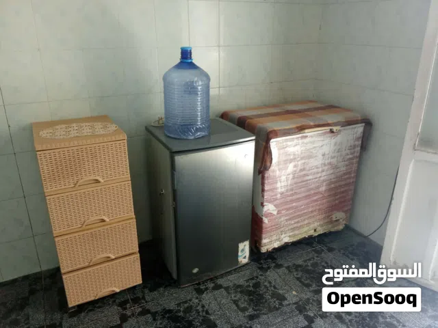 إستوديو دور الثاني في سوق الجمعة طريق الشط قرب شهداء الشط عائلة صغيرة فقط مفروش فرش تام