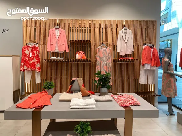 للبيع ديكور إيطالي للملابس الجاهزه