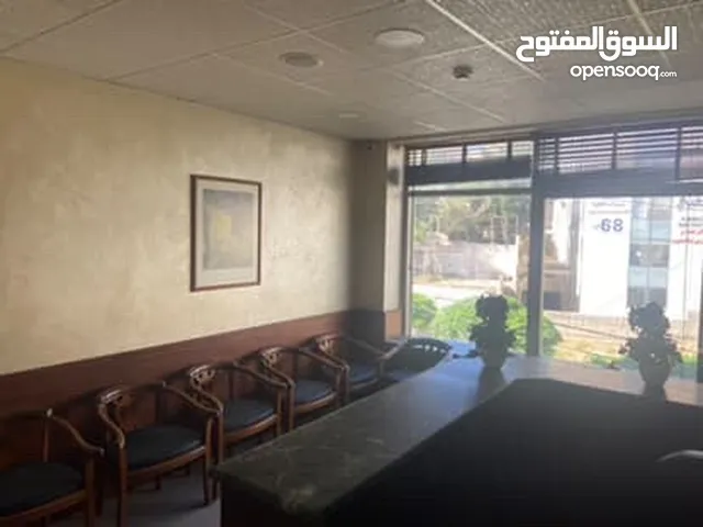 عيادة للبيع من المالك مباشرة في شارع الخالدي بالقرب من مستشفى الخالدي مساحة 71 م