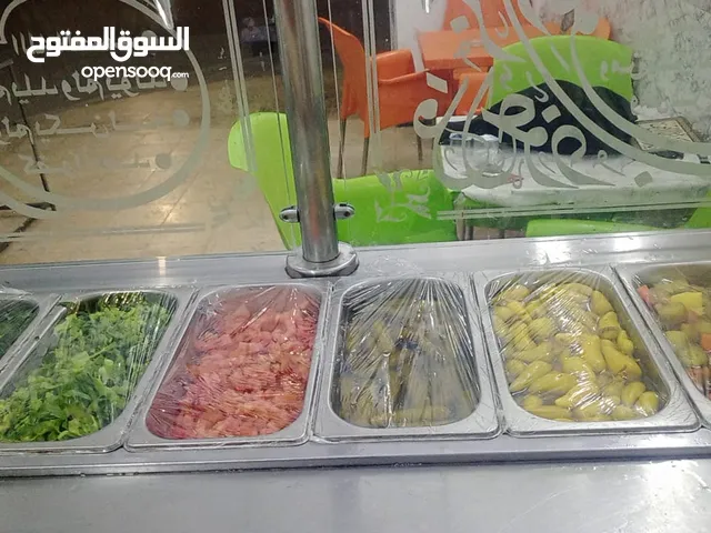 عدة مطعم حمص وفلافل كامله للبيع في المفرق حي العليمات