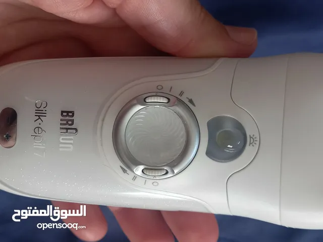 جهاز براون لإزالة الشعر جديد من غير كرتونة . الجهاز ليس جهاز ليزر