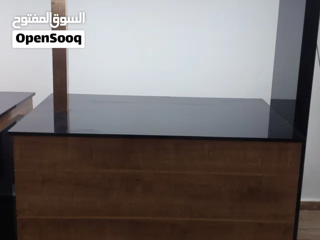 طاولة مزين او حلاق مستعملة