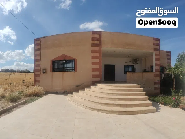 بيت مستقل مساحه خارجيه صالحه للزراعه 4 غرف نوم +1 غرفه نوم 3 حمامات قابل للتفاوض بشيء بسيط