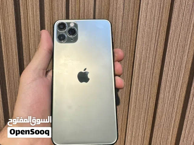 iPhone 11 Pro max 256g بحالة ممتازة كفالة استرداد نقدي لون زيتي مع كفر و لزقه و شاحن