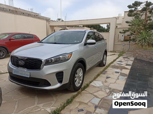 Used Kia Sorento in Tripoli