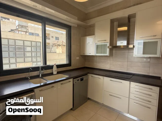 شقه فارغه للايجار صويفيه او دير غبار قرب صويفيه فيلج 2 نوم 3 حمامات مجهزه بالكامل